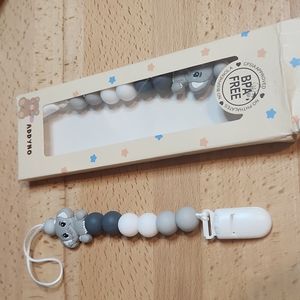 Elephant 🐘 paci clip